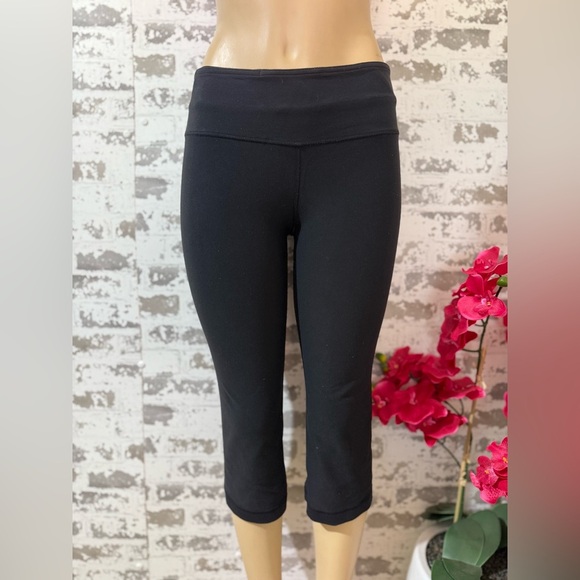 lululemon athletica Black and Gray Leggings - Picture 3 of 5